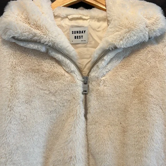 Sunday Best Aritzia bear Giselle coat - Picture 4 of 10